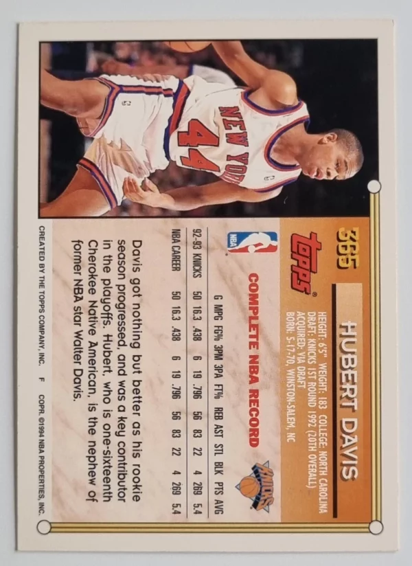 1993-94 Topps Gold #365 Hubert Davis – Image 2